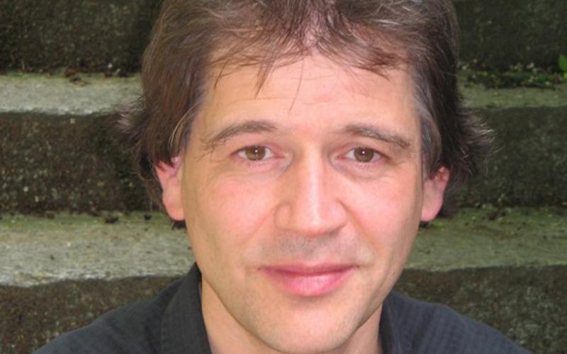 © Ernesto Molinari Ernesto Molinari