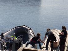 Heike Vester picks Angélica Castelló and Susanna Niedermayr up with her boot at Svolvær.