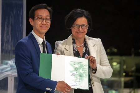 Sehyung Kim bei der Preisübergabe